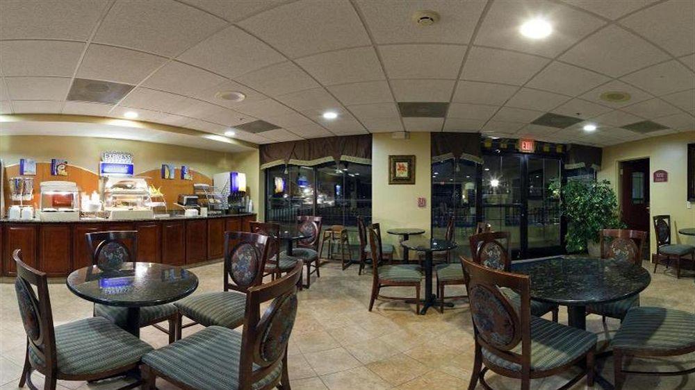 Holiday Inn Express & Suites Charlotte Arpt-Belmont By Ihg Ngoại thất bức ảnh