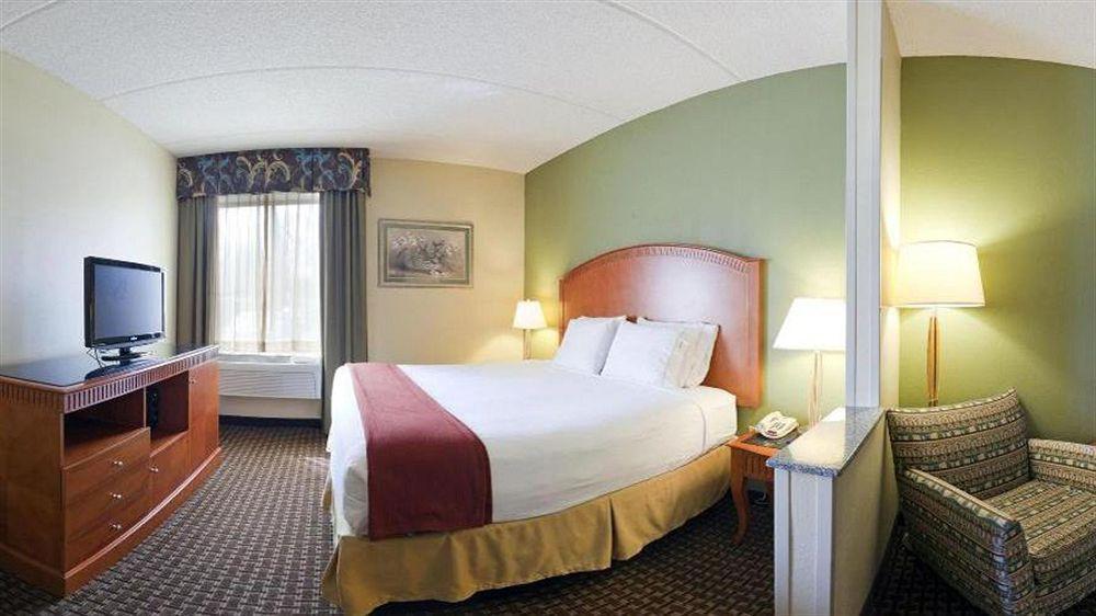 Holiday Inn Express & Suites Charlotte Arpt-Belmont By Ihg Ngoại thất bức ảnh