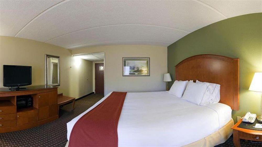Holiday Inn Express & Suites Charlotte Arpt-Belmont By Ihg Ngoại thất bức ảnh