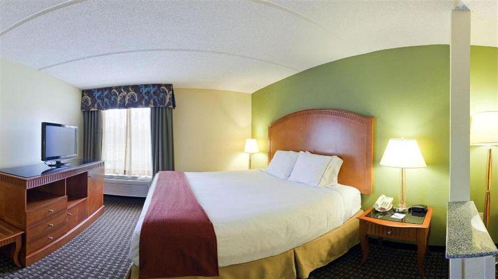 Holiday Inn Express & Suites Charlotte Arpt-Belmont By Ihg Ngoại thất bức ảnh
