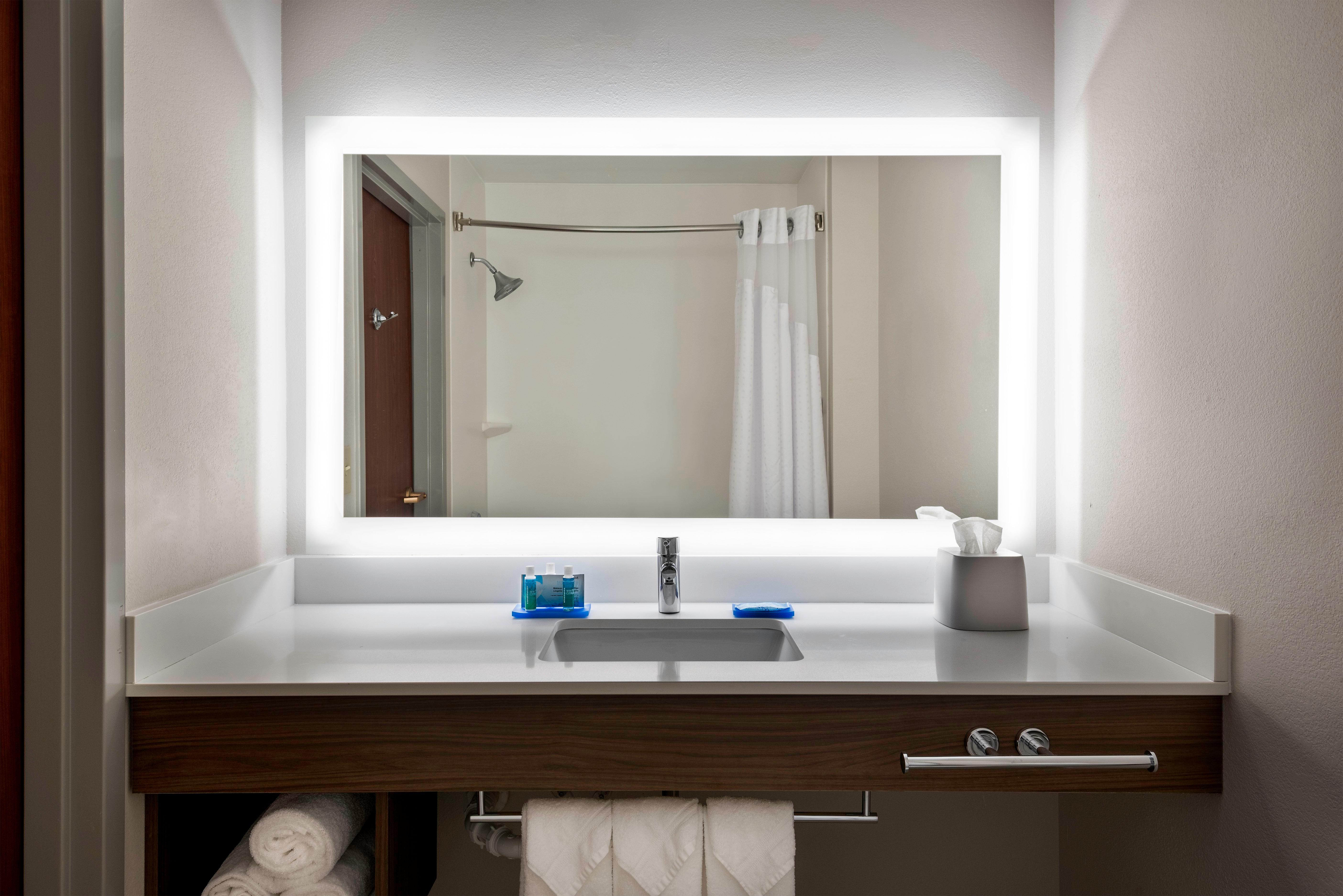 Holiday Inn Express & Suites Charlotte Arpt-Belmont By Ihg Ngoại thất bức ảnh