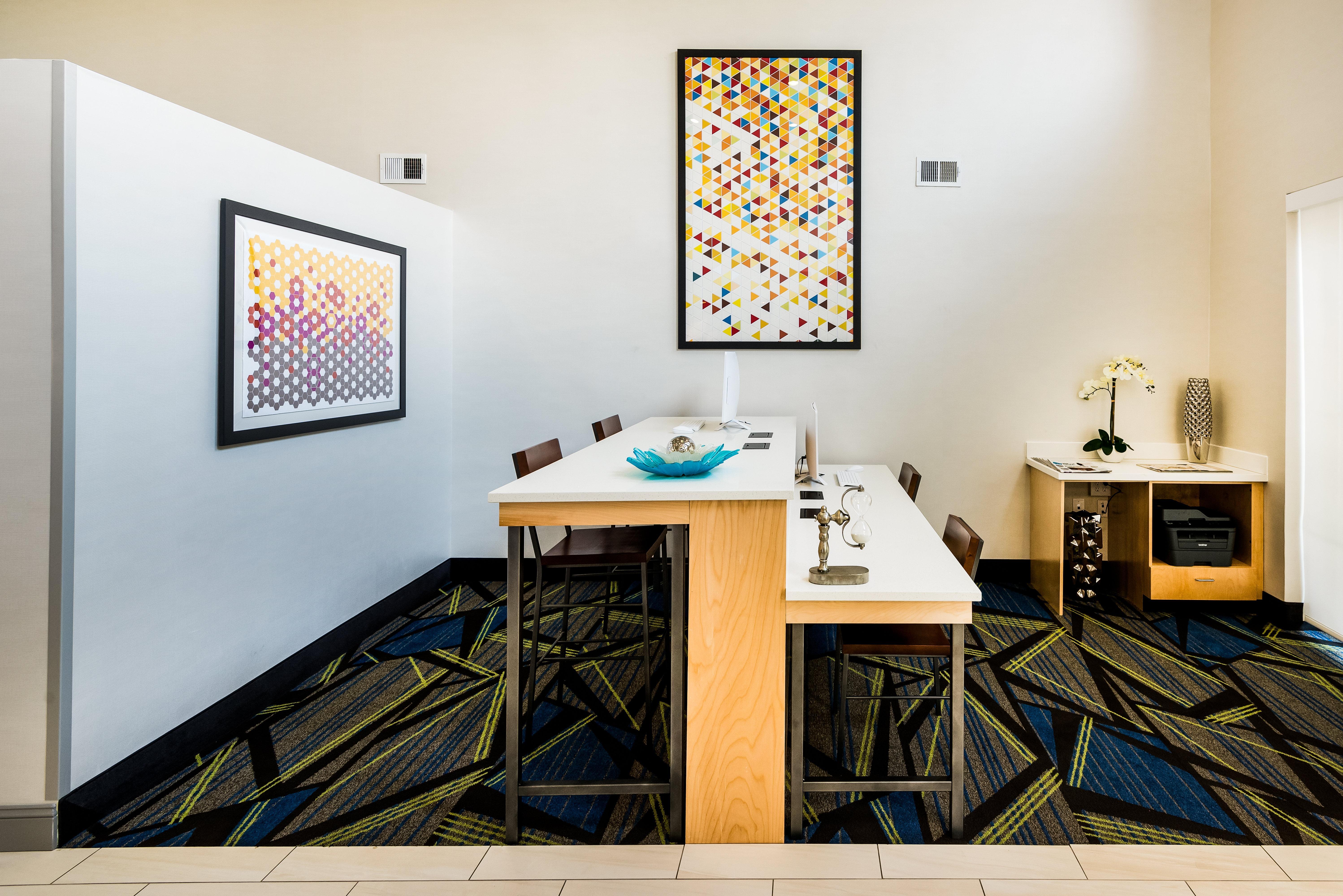 Holiday Inn Express & Suites Charlotte Arpt-Belmont By Ihg Ngoại thất bức ảnh