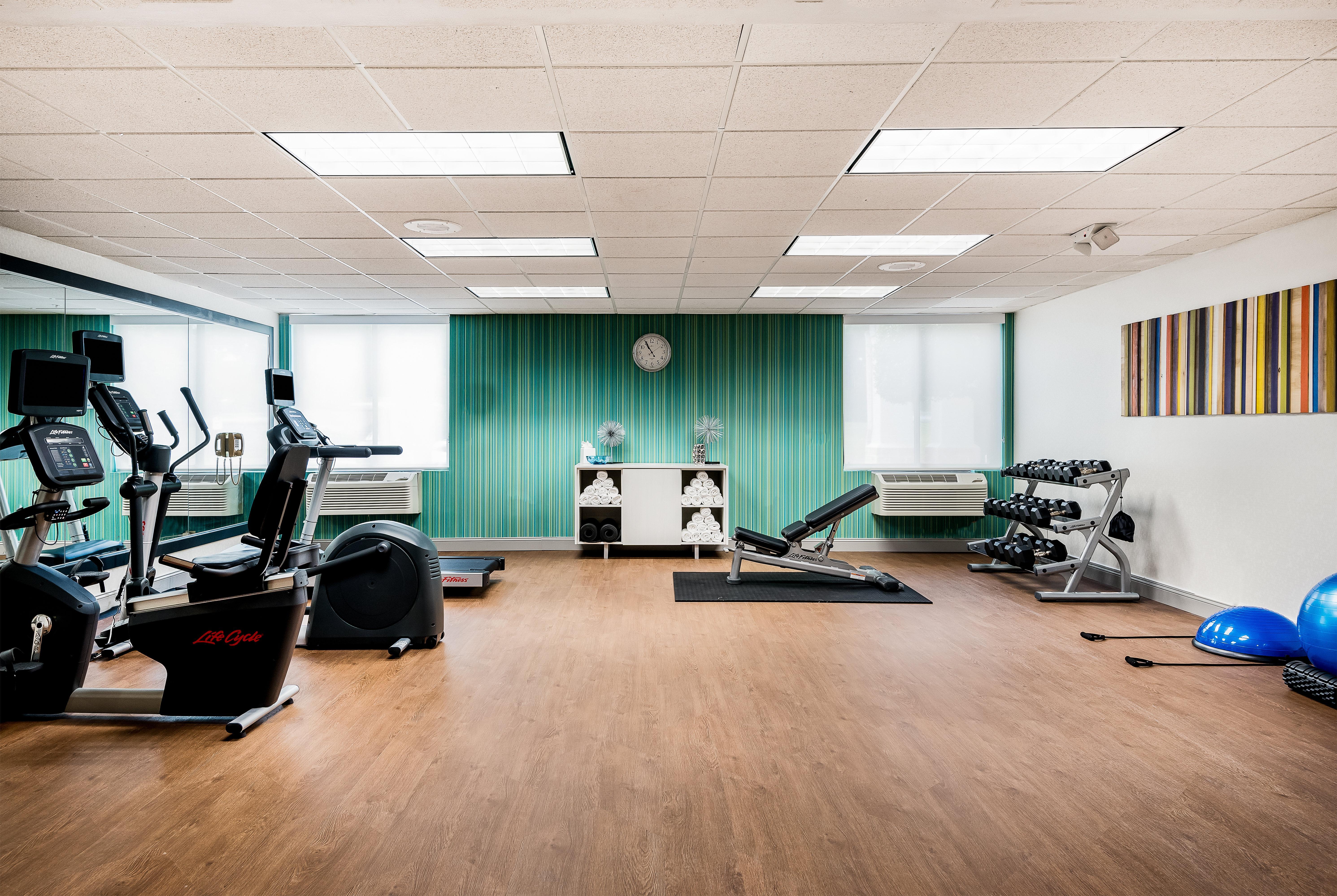 Holiday Inn Express & Suites Charlotte Arpt-Belmont By Ihg Ngoại thất bức ảnh