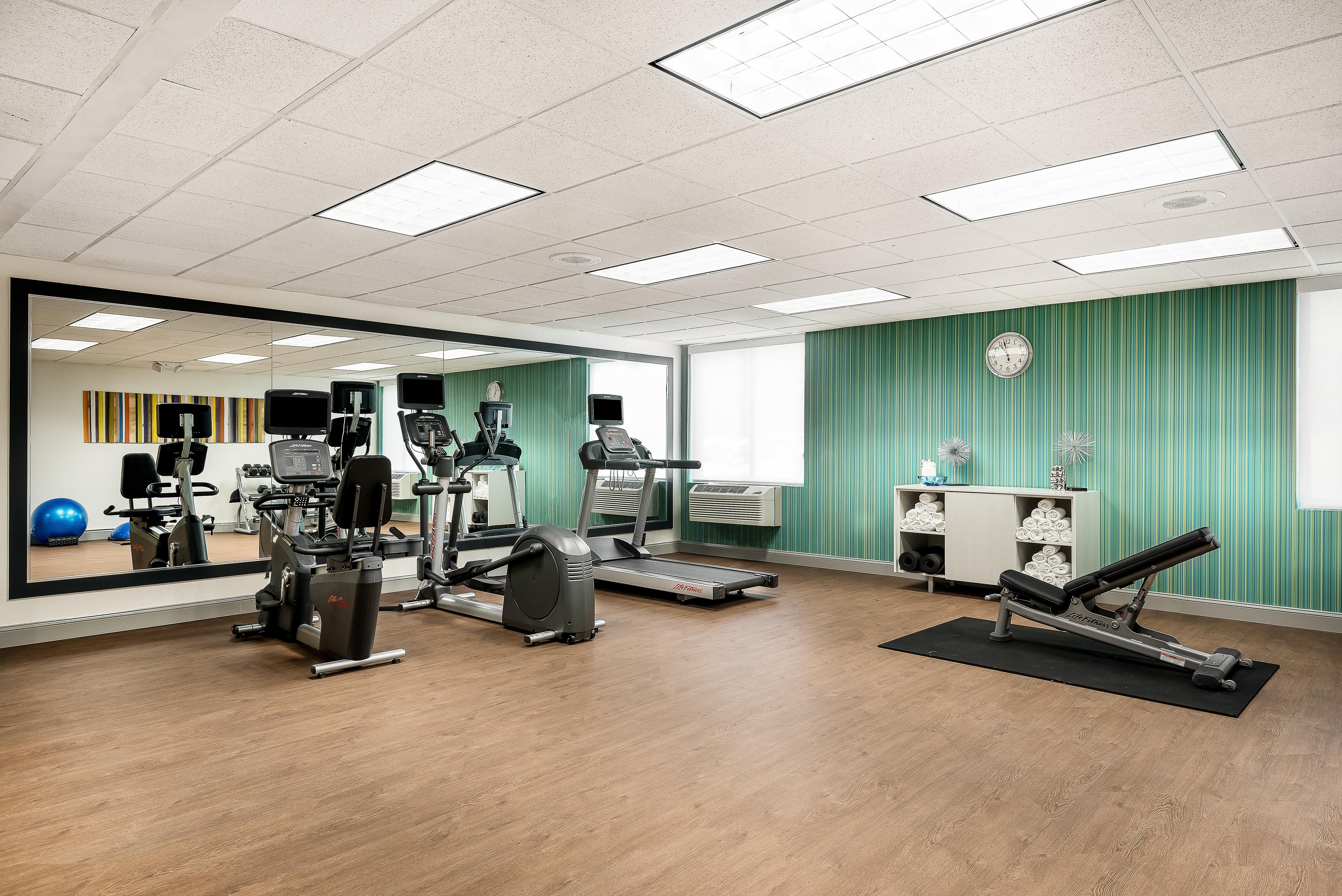 Holiday Inn Express & Suites Charlotte Arpt-Belmont By Ihg Ngoại thất bức ảnh