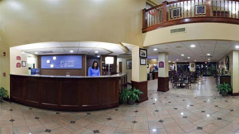 Holiday Inn Express & Suites Charlotte Arpt-Belmont By Ihg Ngoại thất bức ảnh