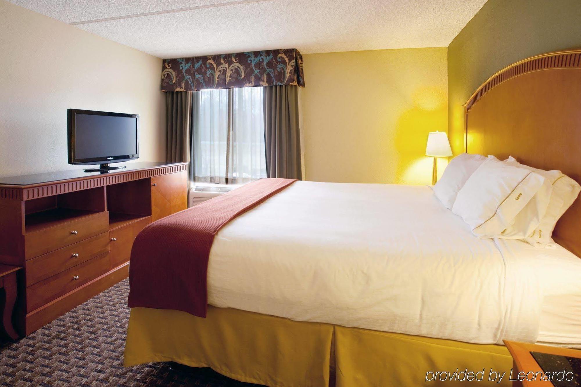 Holiday Inn Express & Suites Charlotte Arpt-Belmont By Ihg Phòng bức ảnh