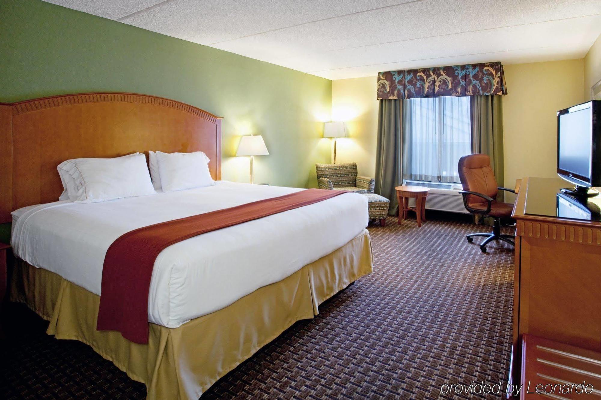 Holiday Inn Express & Suites Charlotte Arpt-Belmont By Ihg Ngoại thất bức ảnh