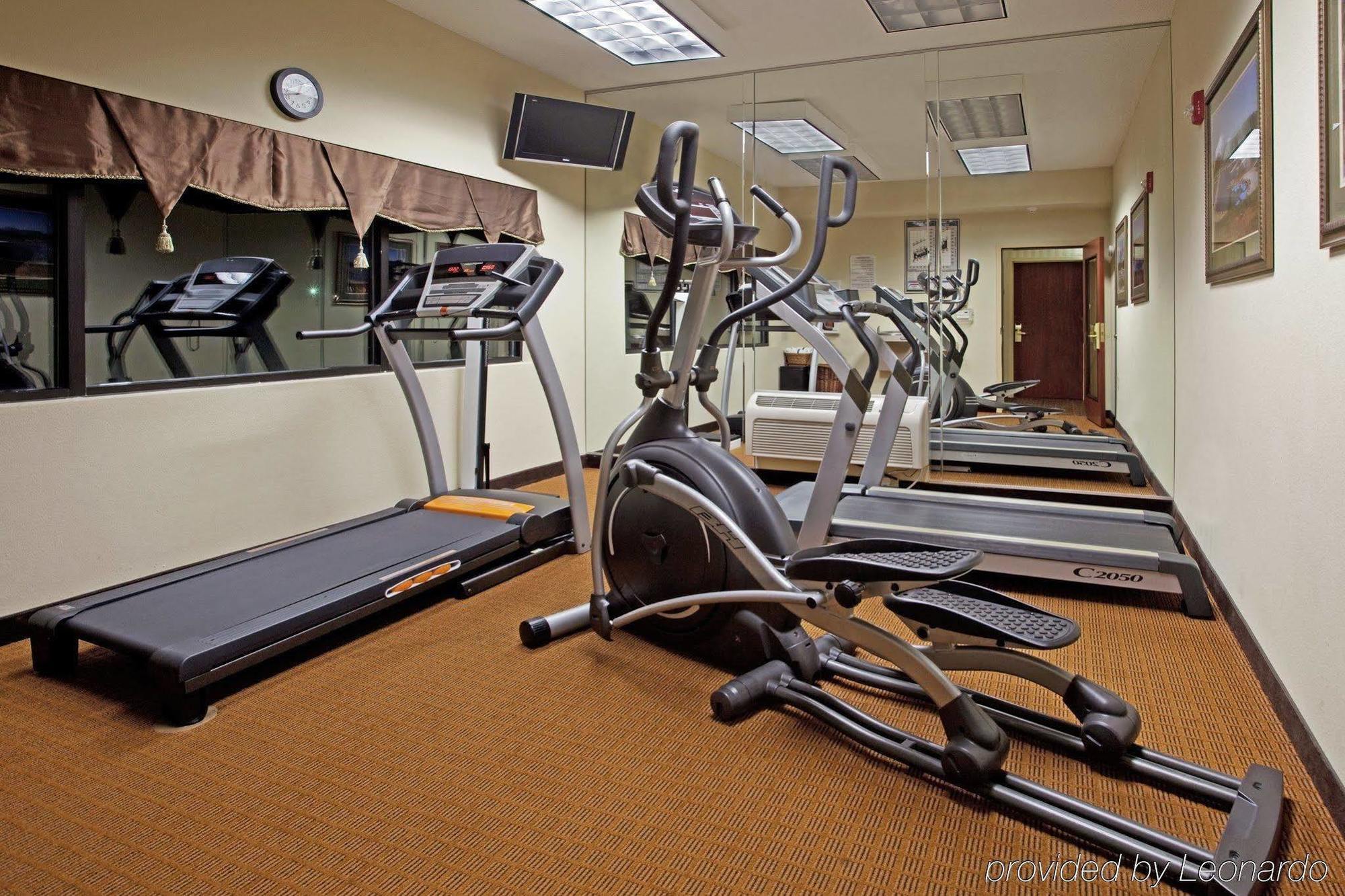 Holiday Inn Express & Suites Charlotte Arpt-Belmont By Ihg Ngoại thất bức ảnh