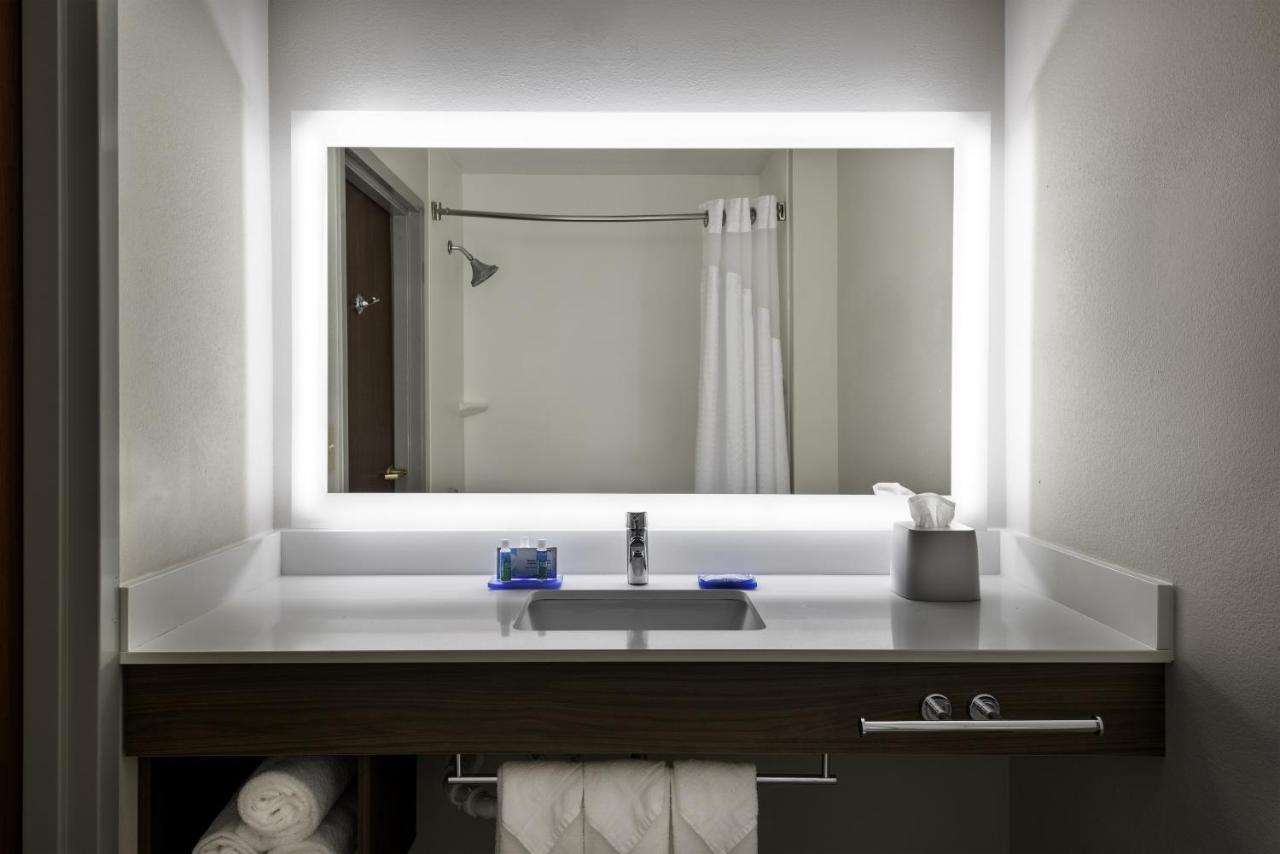 Holiday Inn Express & Suites Charlotte Arpt-Belmont By Ihg Ngoại thất bức ảnh